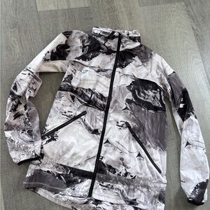 Lululemon Pack it Up, Pack it in Black and White Marble Pattern Jacket